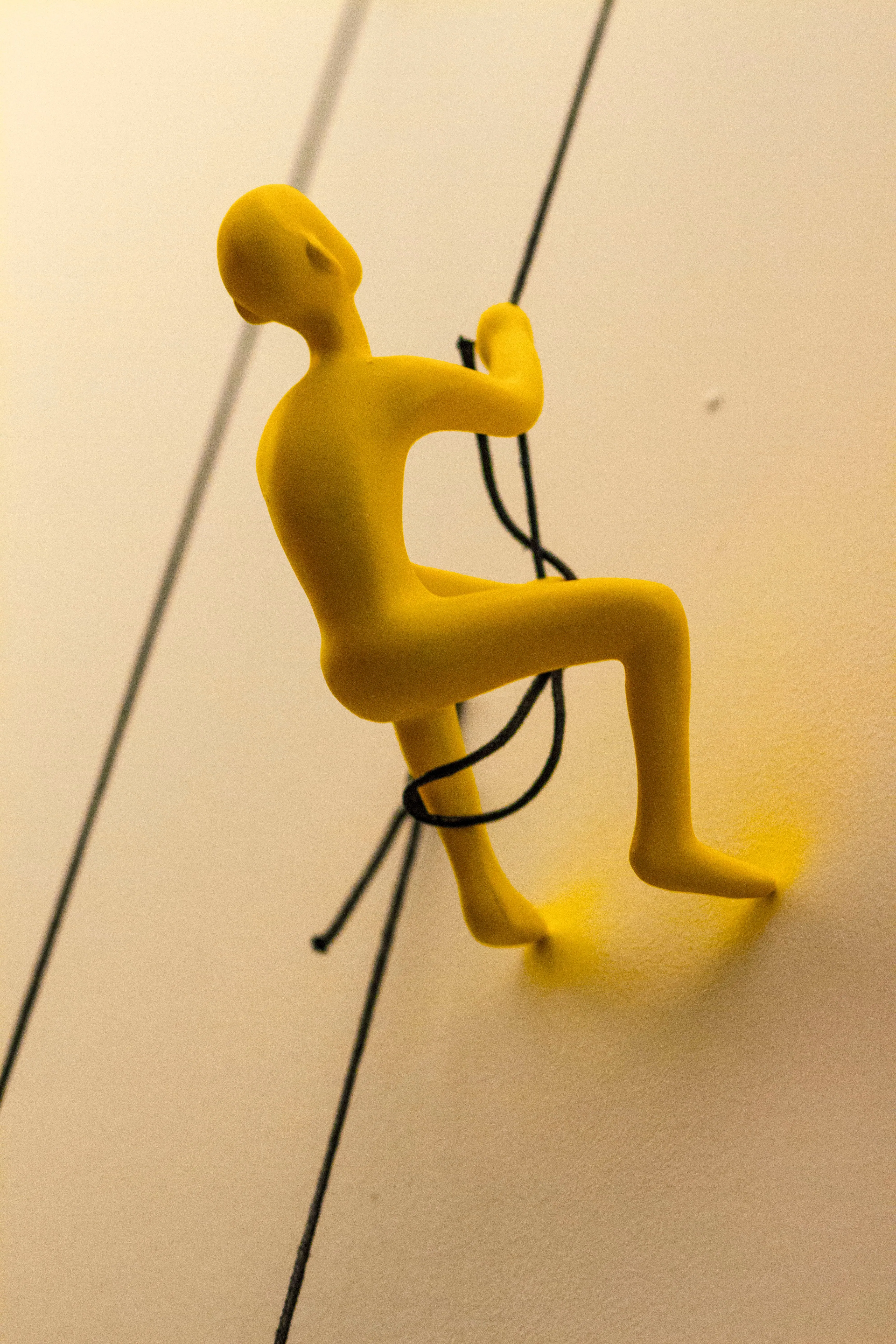 Climbing Man Home Decor Classic Wall-Art Sculpture - YELLOW